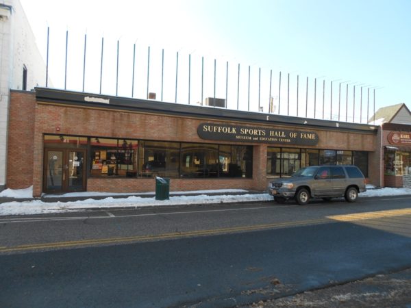 exterior of retail building up for sale at maltz auctions