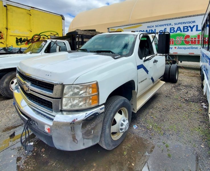 white truck for sale at maltz auctions in new york city