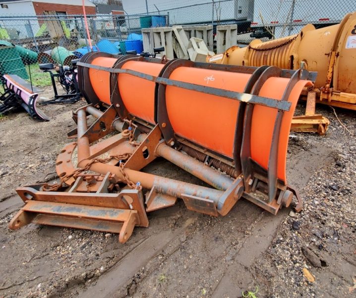 rusted digger and construction equipment for sale by maltz auctions