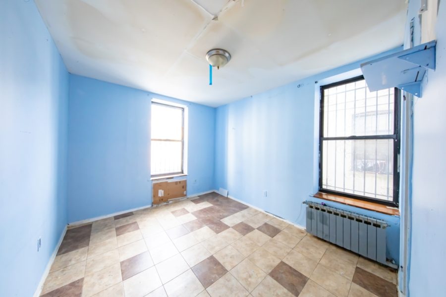room of duplex condo for sale at maltz auctions in new york