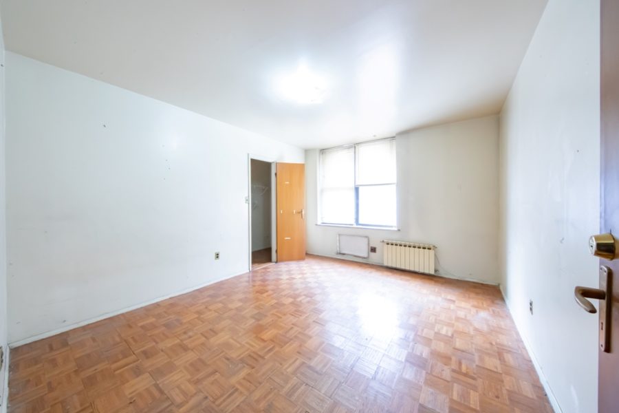 room of duplex condo for sale at maltz auctions in new york