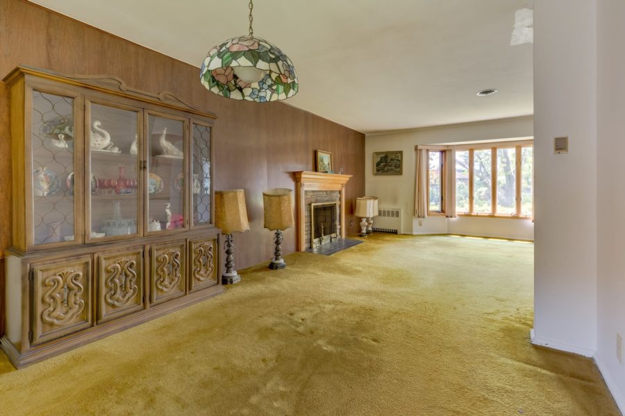 dining area in 3 bedroom home for sale at maltz auctions
