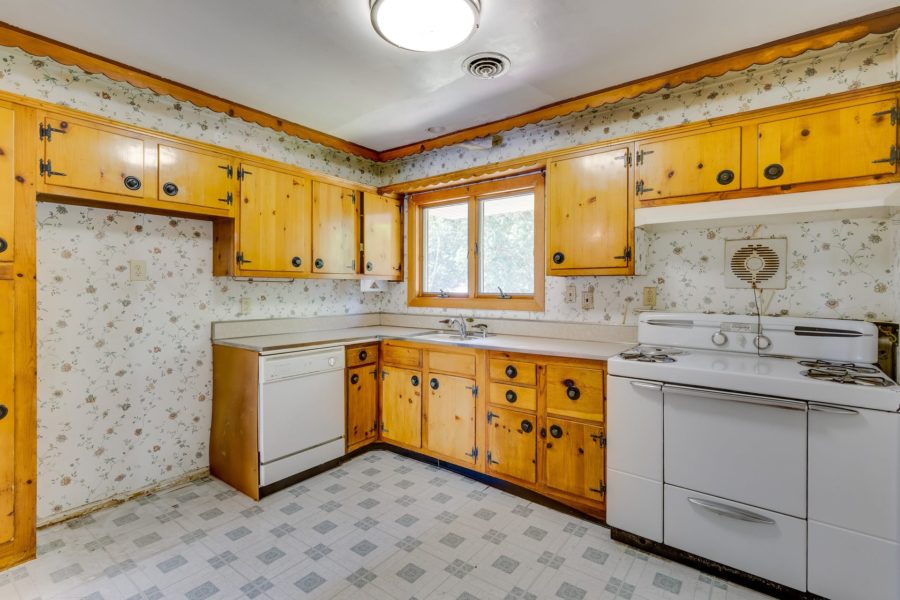 kitchen in 3 bedroom home for sale at maltz auctions
