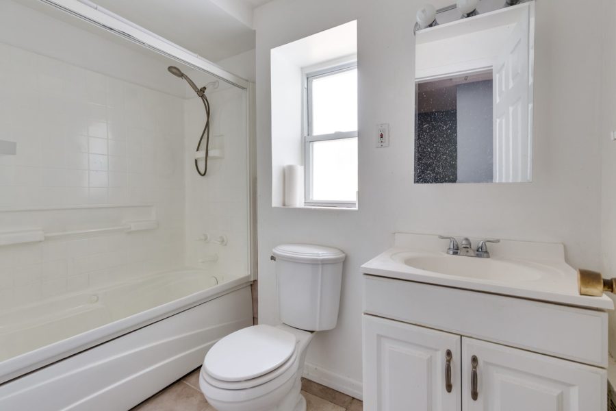 bathroom space of 4 bedroom home for sale at maltz auctions