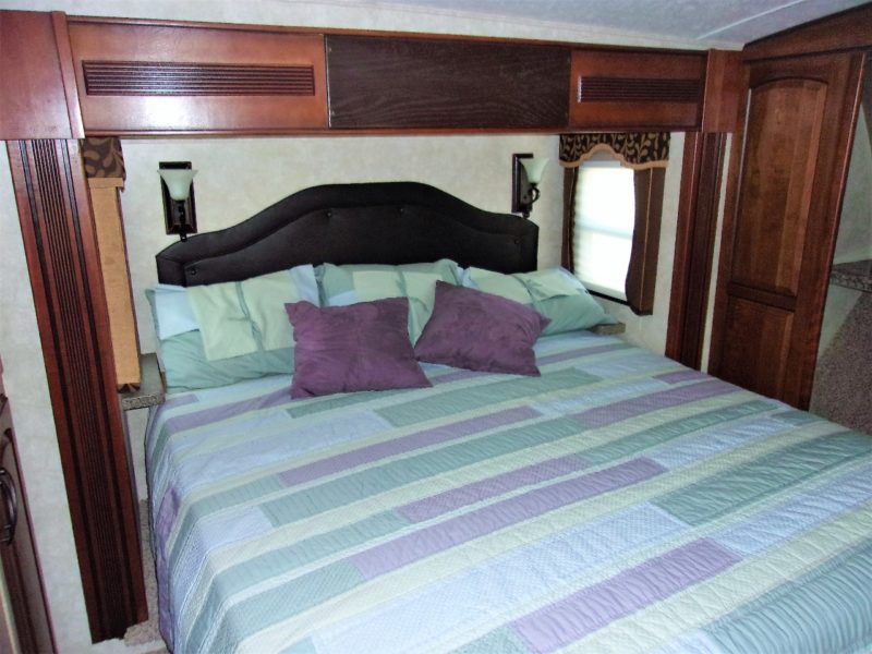 Bed of travel trailer for sale - find more private vehicles for sale at Maltz Auctions
