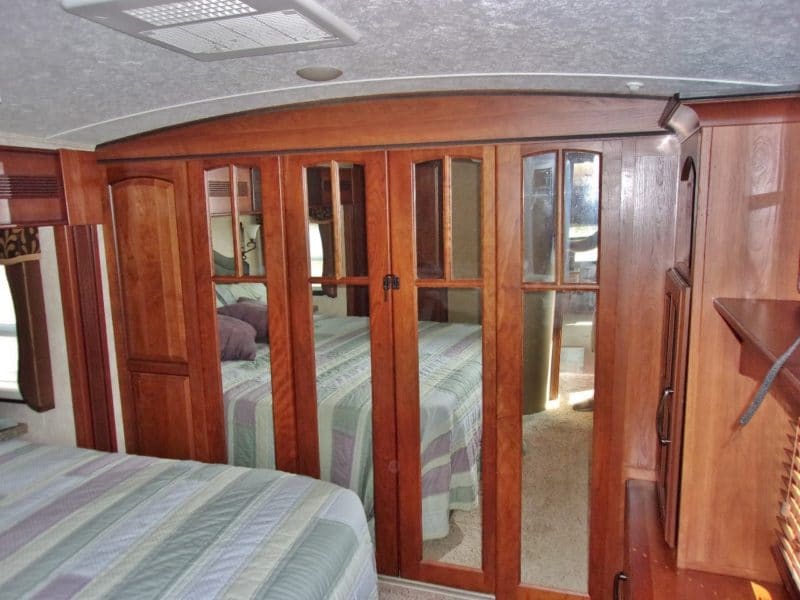 Mirrors and cabinets for sale in travel trailer - find more private vehicles up for auction at Maltz Auctions