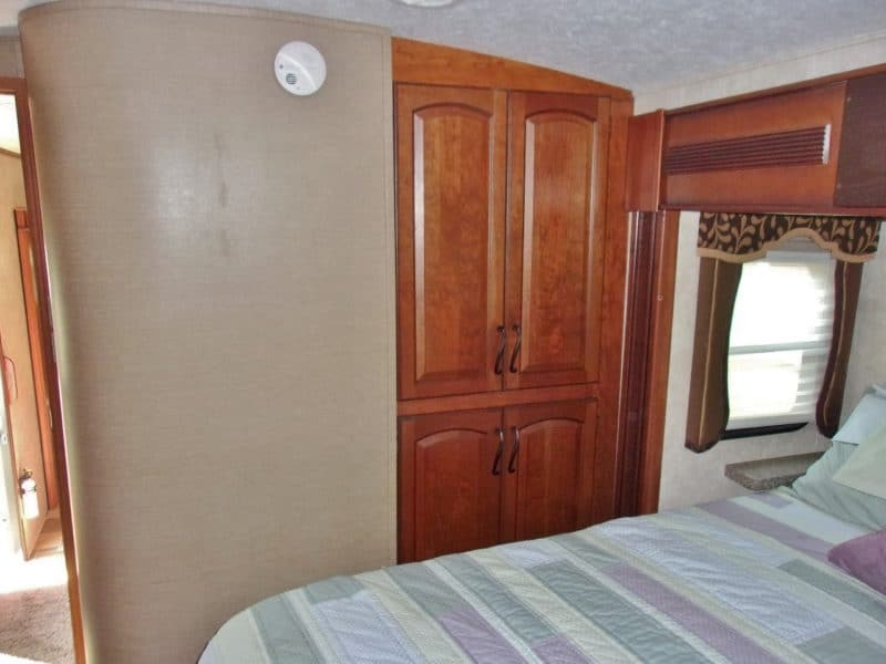 Room in travel trailer - find more private sale of vehicles at Maltz Auctions
