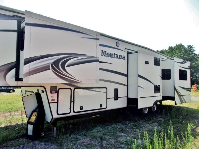 Outside of Montana camper - buy at Maltz Auctions