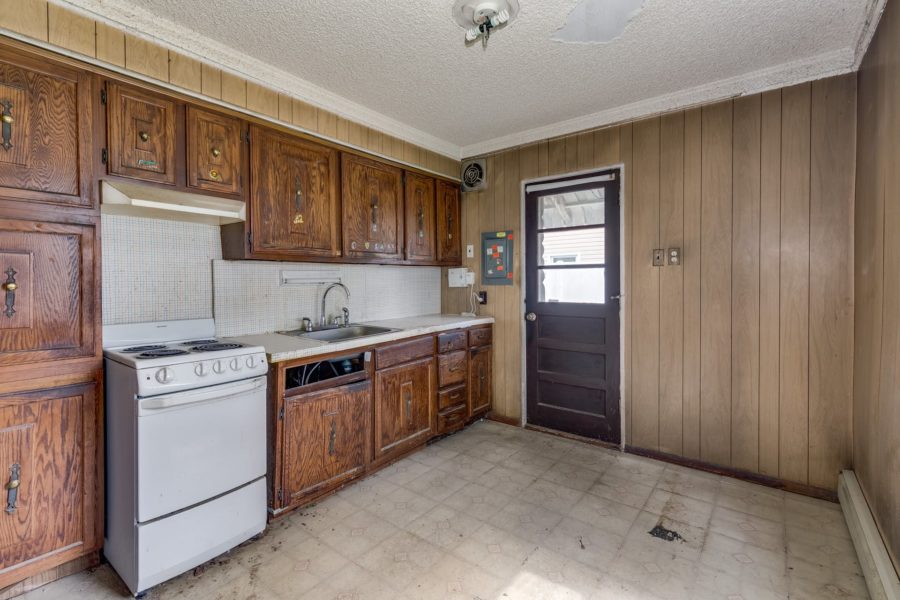 kitchen of home for sale at Maltz Auctions