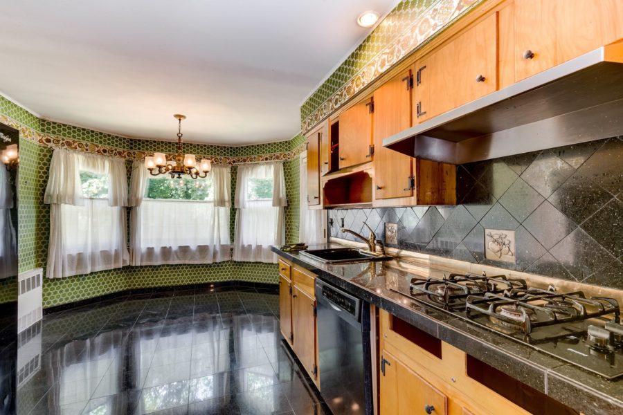 kitchen of home for sale at Maltz Auctions in New York