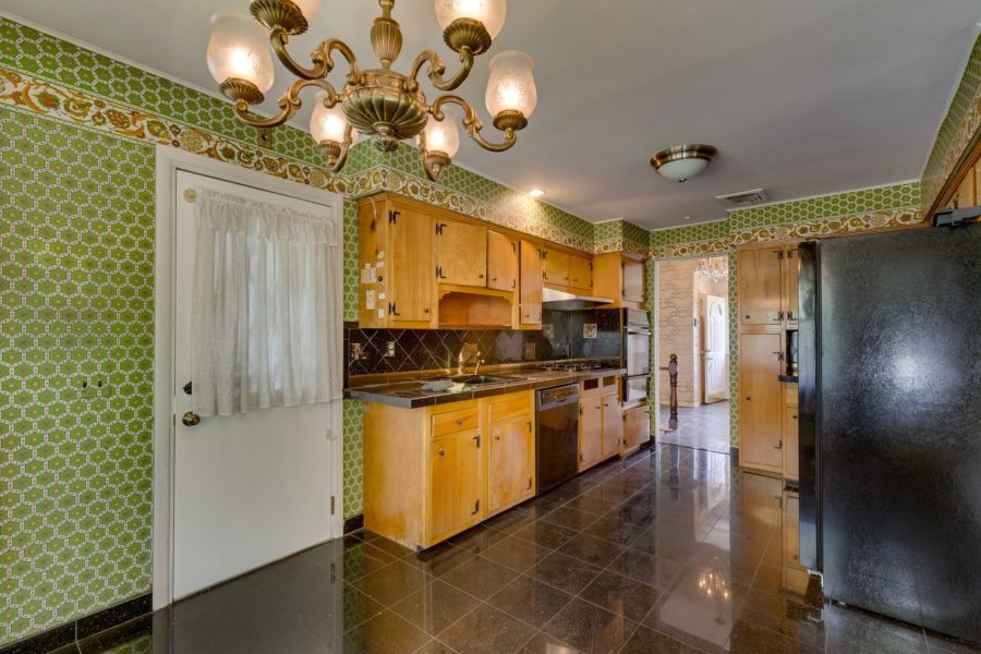 kitchen of house for sale at Maltz Auctions in New York