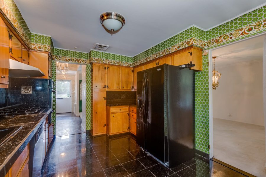 kitchen of home for sale at Maltz Auctions in New York