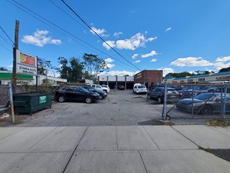 outside of 2,600 square foot commercial building for sale at maltz auctions