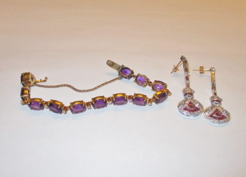 gold necklace and earrings for sale at maltz jewelry auctions