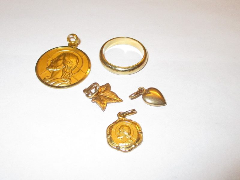gold items for sale at maltz jewelry auctions