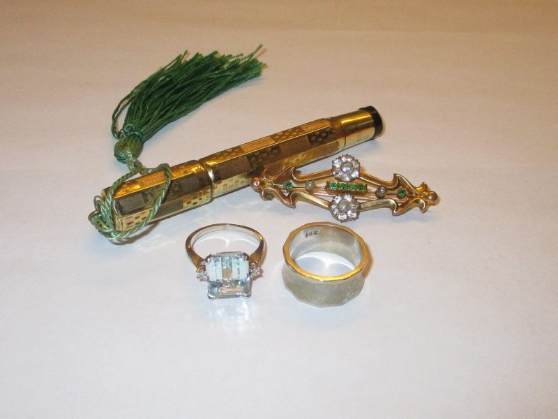 gold items for sale at maltz jewelry auctions