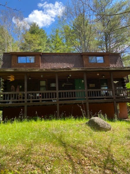 outside of 3 bedroom vacation home for sale at maltz auctions