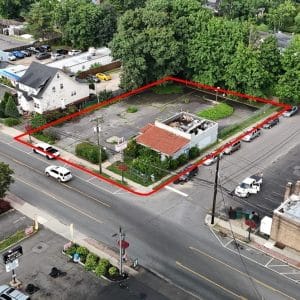 Corner QSR Drive-Thru